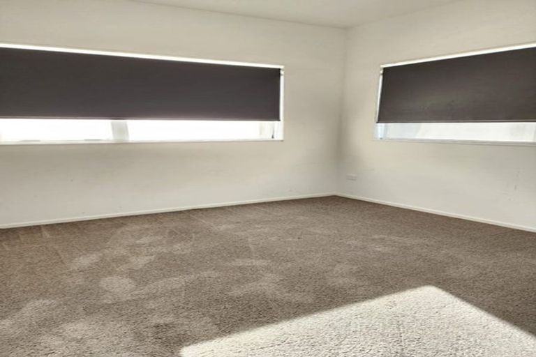 Photo of property in 36a Poruru Close, Papakura, 2110