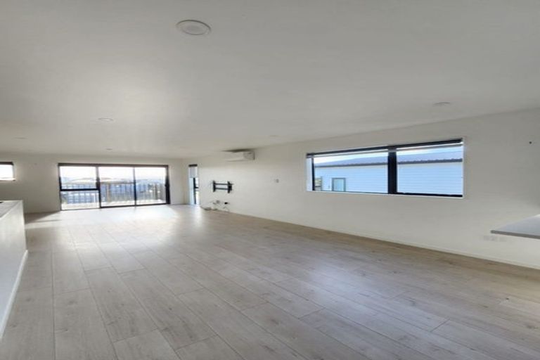 Photo of property in 36a Poruru Close, Papakura, 2110