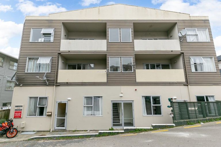 Photo of property in 1/27 Drummond Street, Mount Cook, Wellington, 6021