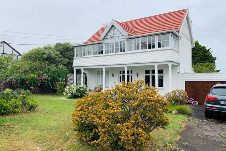 Photo of property in 27 Islington Avenue, New Lynn, Auckland, 0600