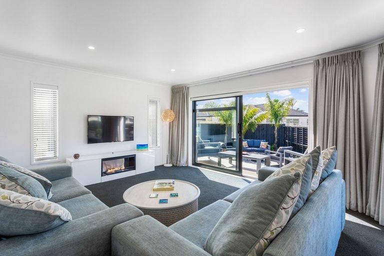 Photo of property in 20 Lillian Place, Orewa, 0931