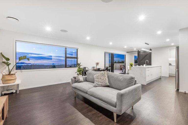 Photo of property in 94 Kotare Street, Waikanae, 5036