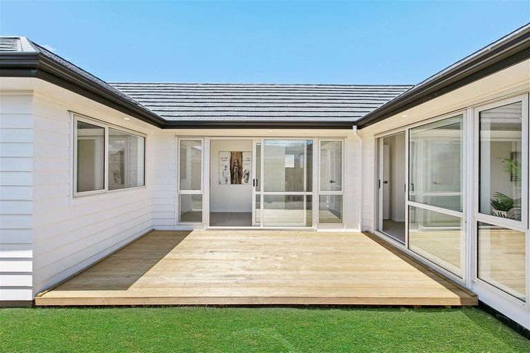 Photo of property in 27 Matata Drive, Takanini, 2112