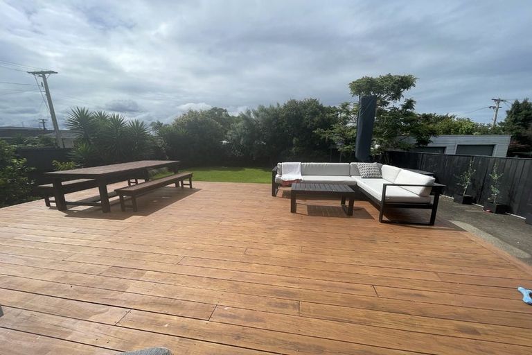 Photo of property in 8 Eskdale Road, Birkdale, Auckland, 0626