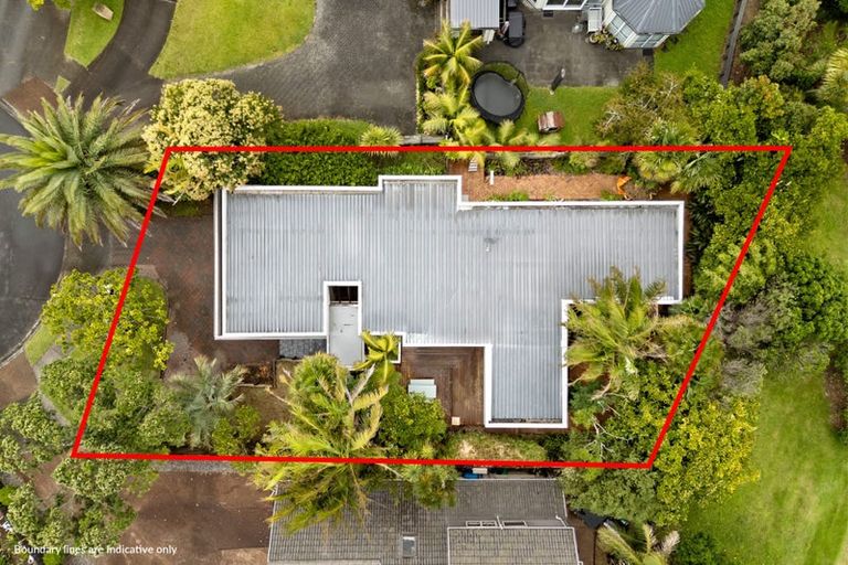 Photo of property in 15 Perendale Close, Somerville, Auckland, 2014