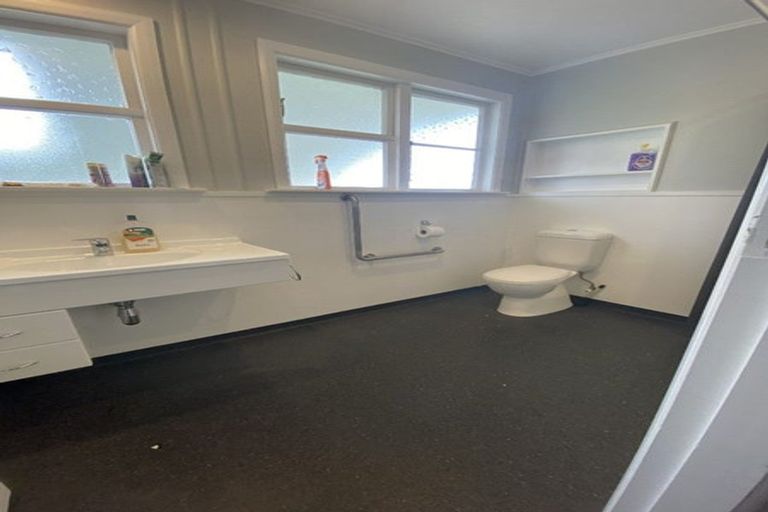 Photo of property in 18 Wavell Crescent, Lansdowne, Masterton, 5810