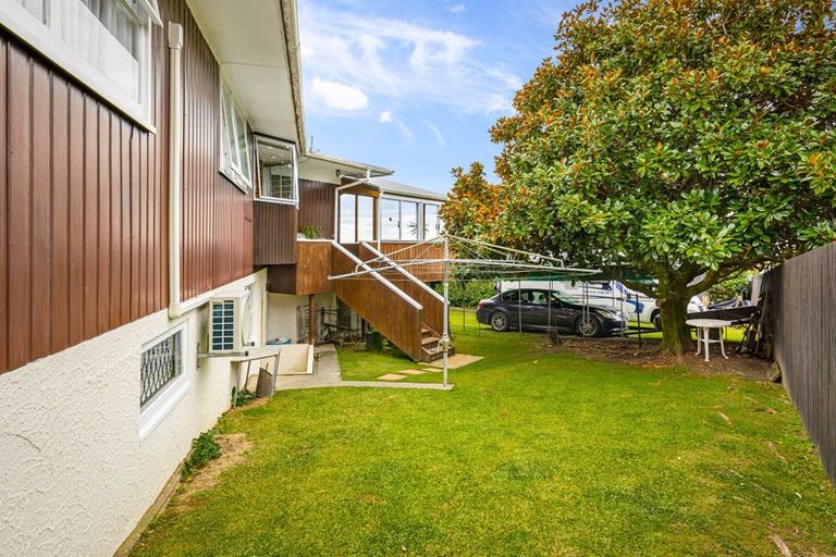 Photo of property in 1 Routley Drive, Glen Eden, Auckland, 0602