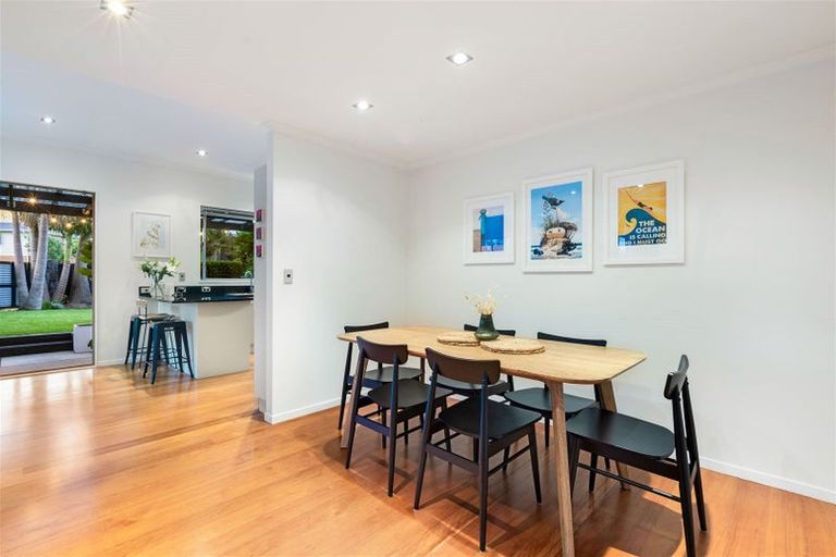 Photo of property in 1 Walton Street, Red Beach, 0932