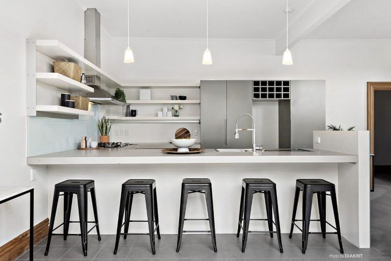 Photo of property in 51 Scarborough Terrace, Mount Victoria, Wellington, 6011