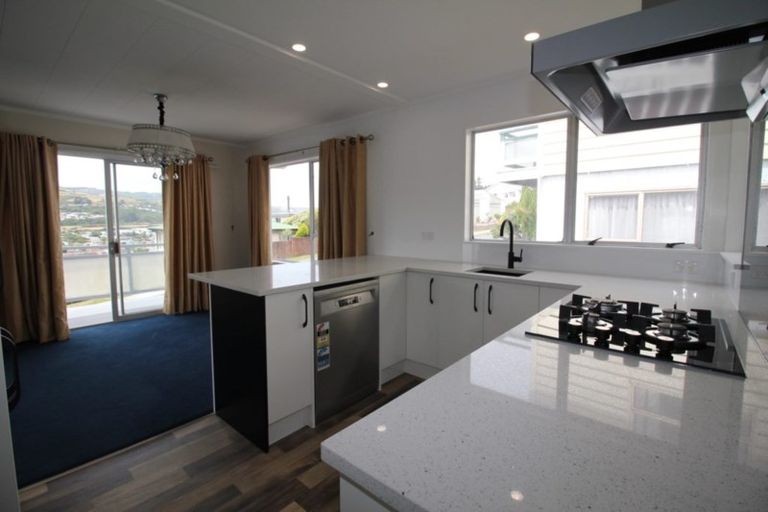 Photo of property in 14 Katarina Grove, Tawa, Wellington, 5028