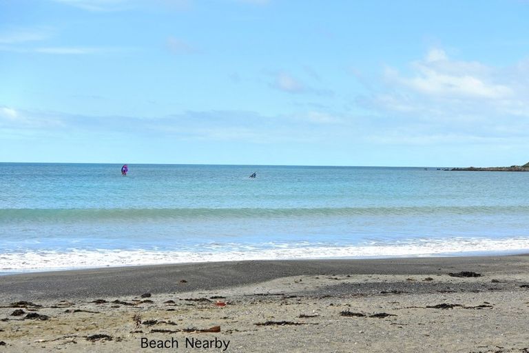 Photo of property in 218u8 Onepu Road, Lyall Bay, Wellington, 6022