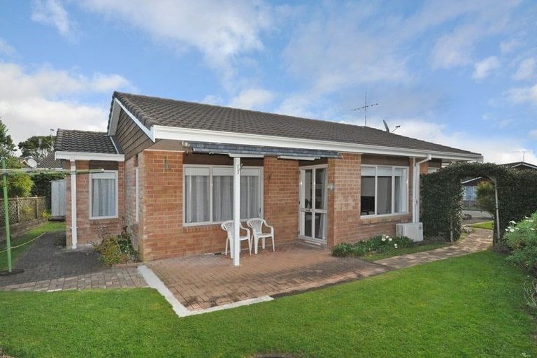 Photo of property in 13 The Grove, Red Beach, 0932