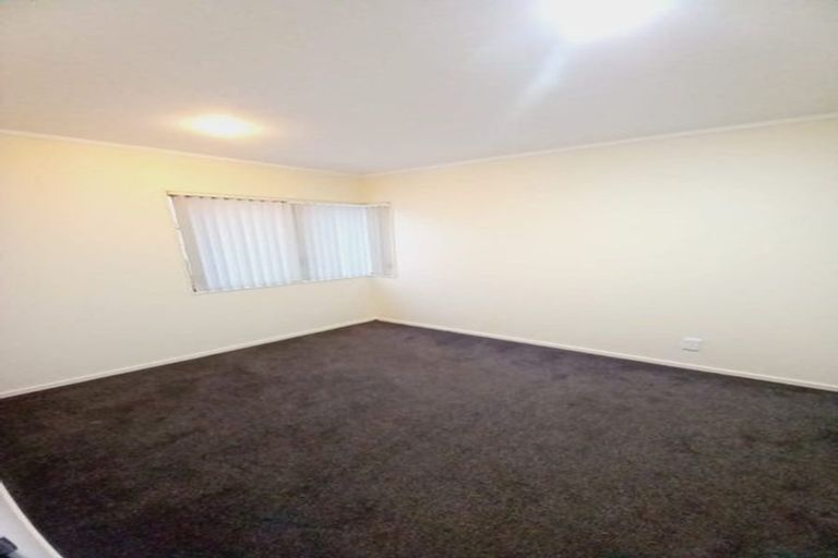 Photo of property in 19/8 Margan Avenue, New Lynn, Auckland, 0600