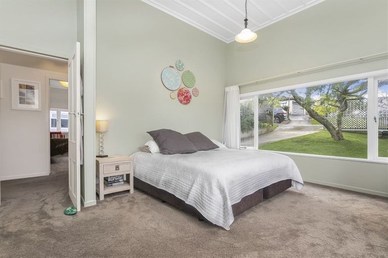 Photo of property in 43 Pleasant Road, Glen Eden, Auckland, 0602