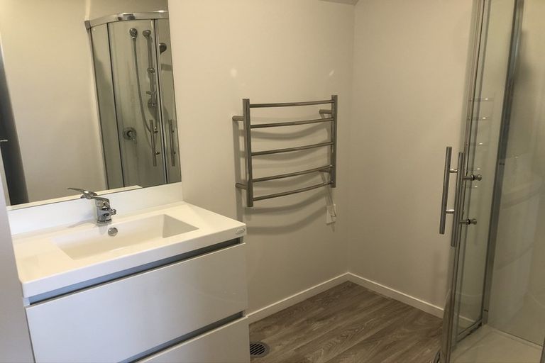 Photo of property in 27u2 Seddon Road, Frankton, Hamilton, 3204