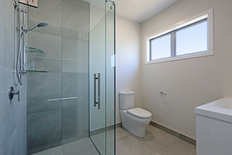 Photo of property in 6 Cassin Place, Taradale, 4112