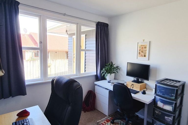 Photo of property in 23 Poneke Drive, Waikanae, 5036