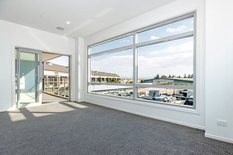 Photo of property in Marina View Apartments, 201/4 Reads Quay, Gisborne, 4010