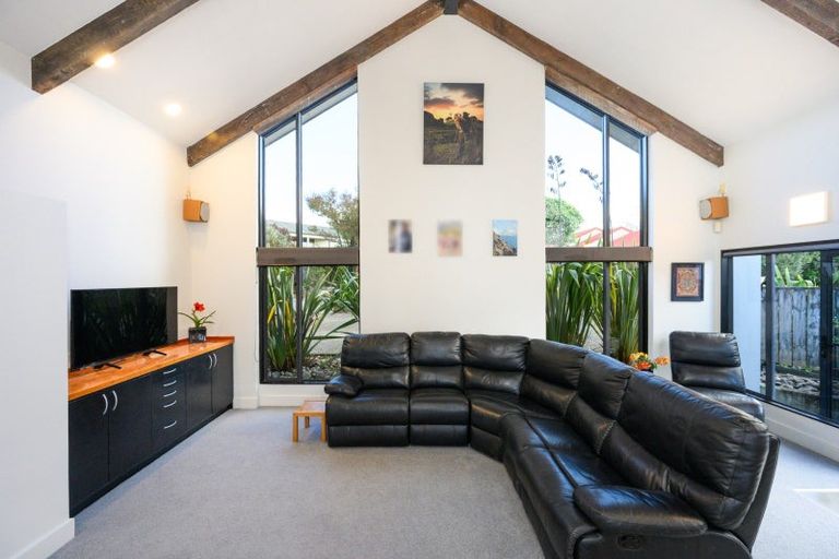 Photo of property in 151 Summerhill Drive, Fitzherbert, Palmerston North, 4410