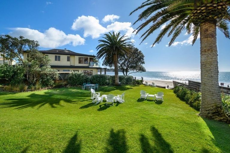 Photo of property in Seaview Apartments, 3/64 Milford Road, Milford, Auckland, 0620