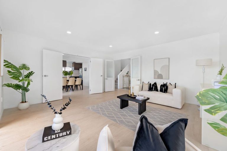 Photo of property in 2/41 Raleigh Road, Northcote, Auckland, 0627