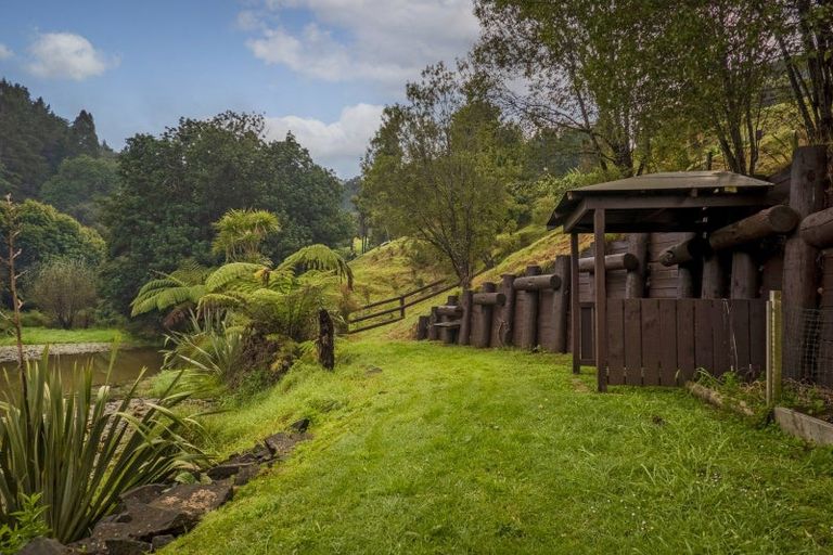 Photo of property in 14 Ohuka Place, Whitianga, 3510