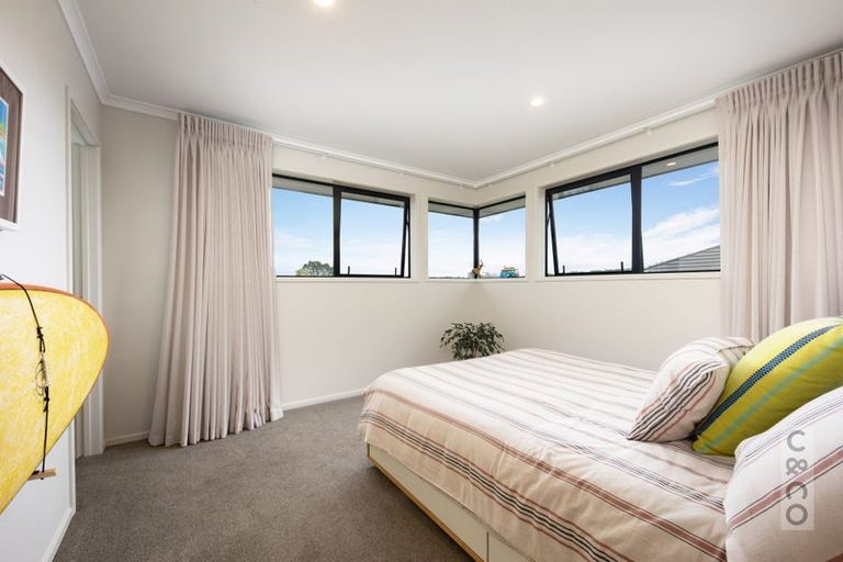 Photo of property in 17 Pitoitoi Drive, Riverhead, 0820