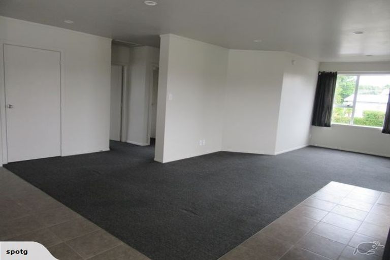 Photo of property in 8 Hinekohu Street, New Lynn, Auckland, 0600