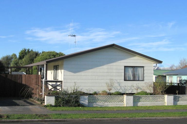 Photo of property in 3 Caulfield Place, Nawton, Hamilton, 3200