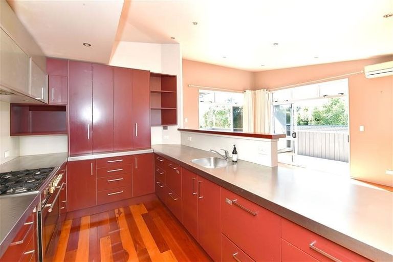 Photo of property in 37 Gledstane Road, Stanmore Bay, Whangaparaoa, 0932