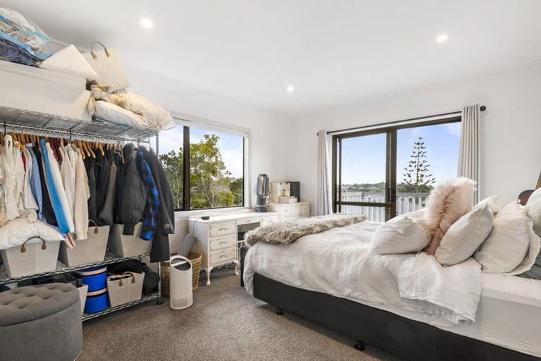 Photo of property in 5 Holiday Road, Stanmore Bay, Whangaparaoa, 0932