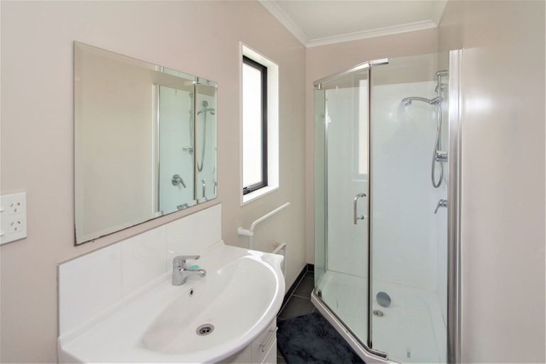 Photo of property in 93 Simpson Road, Ranui, Auckland, 0612