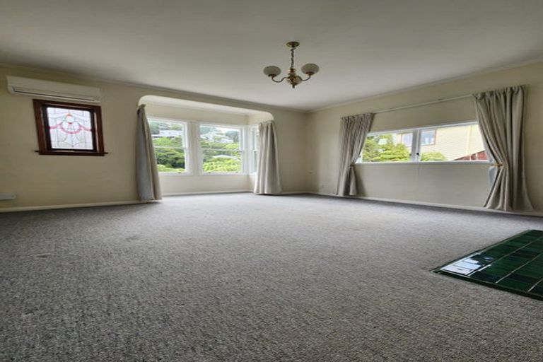 Photo of property in 140 Glenmore Street, Northland, Wellington, 6012