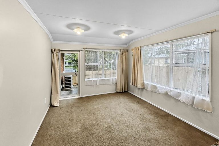 Photo of property in 53 Abraham Crescent, Milson, Palmerston North, 4414