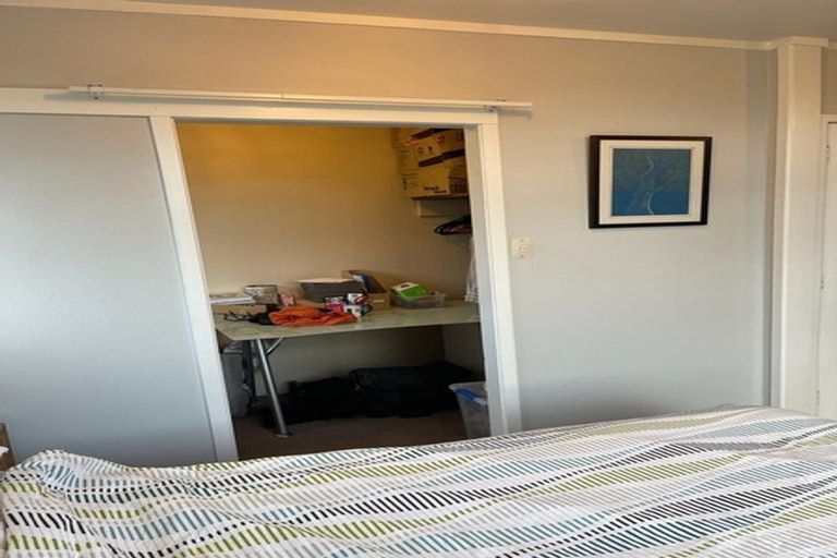 Photo of property in 13 Rickards Place, New Lynn, Auckland, 0600