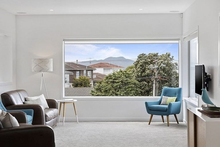 Photo of property in 26 Beach Road, Castor Bay, Auckland, 0620