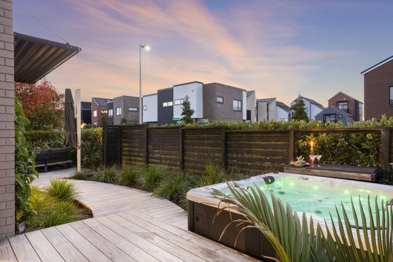 Photo of property in 2 Touhou Road, Hobsonville, Auckland, 0616