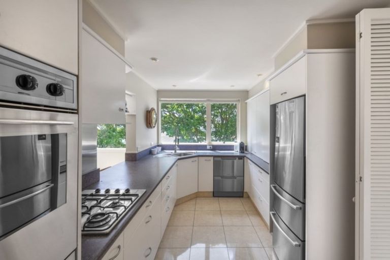 Photo of property in Highwic, 18/32u Hobson Street, Thorndon, Wellington, 6011