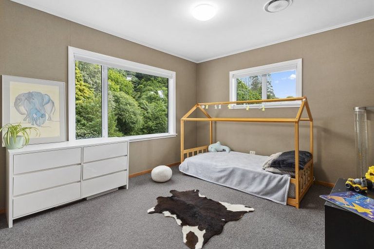 Photo of property in 52 Chester Road, Tawa, Wellington, 5028