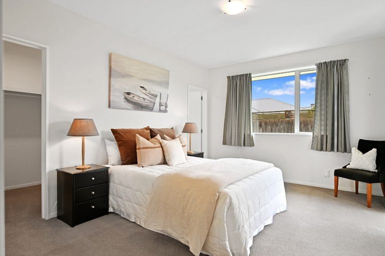 Photo of property in 8 Maple Place, Rangiora, 7400