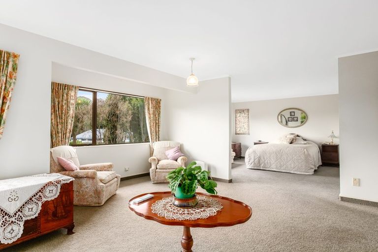 Photo of property in 8 Observatory Close, Whitby, Porirua, 5024