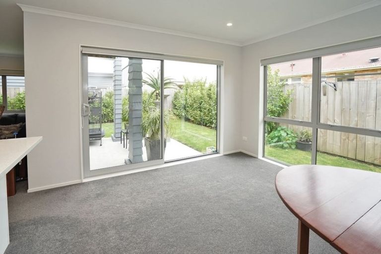 Photo of property in 13u2 Crosher Place, Silverdale, Hamilton, 3216