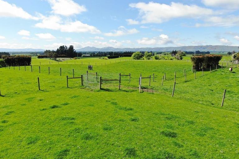 Photo of property in 68 Currie Road, Woodside, Outram, 9073