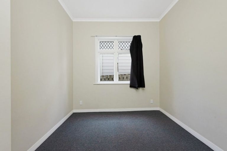 Photo of property in 82 Glenmore Street, Northland, Wellington, 6012