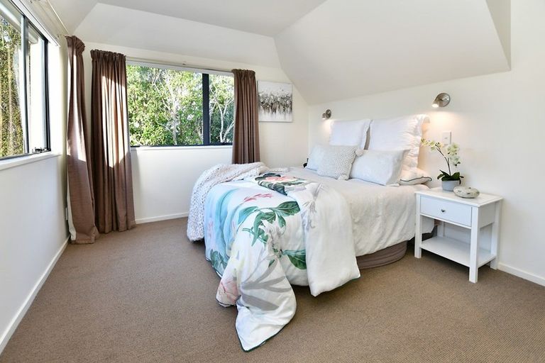 Photo of property in 13a Joydon Place, Stanmore Bay, Whangaparaoa, 0932