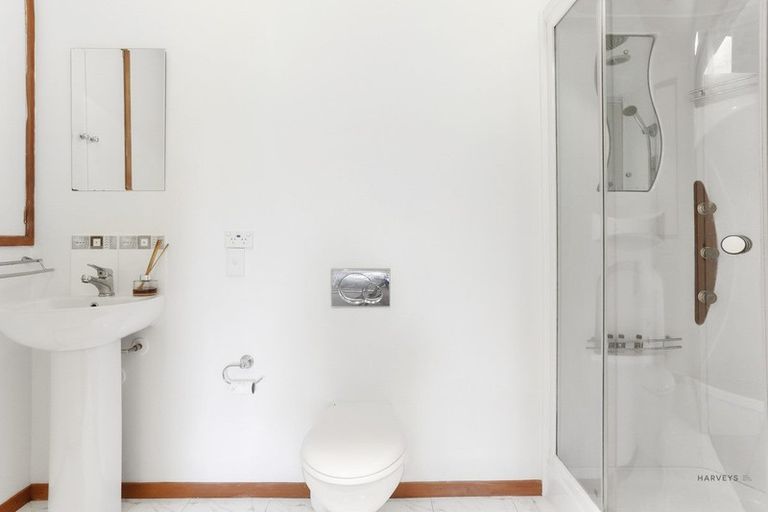 Photo of property in 18 Tainui Road, Titirangi, Auckland, 0604