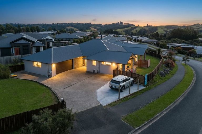 Photo of property in 6 Grandvista Drive, Green Island, Dunedin, 9018