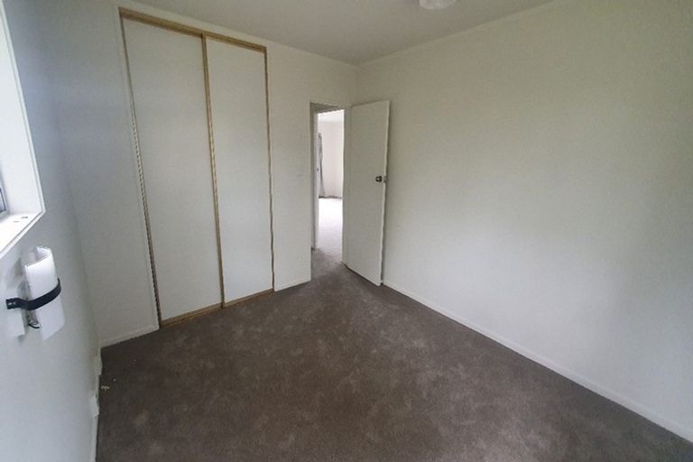 Photo of property in 24 Walton Street, Red Beach, 0932