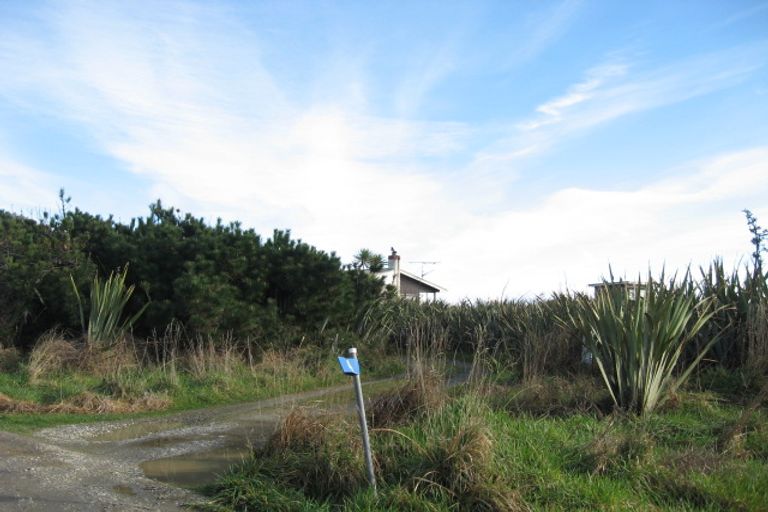 Photo of property in 4 Foveaux Street, Oreti Beach, Invercargill, 9879