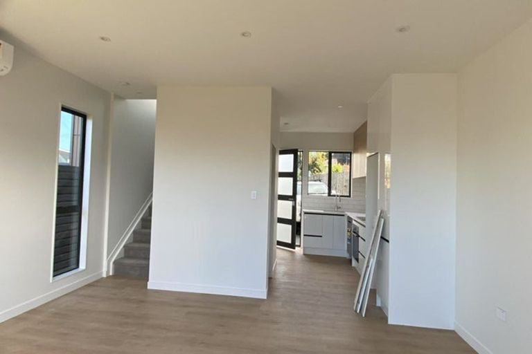 Photo of property in 1 Tawatawa Street, Long Bay, Auckland, 0630